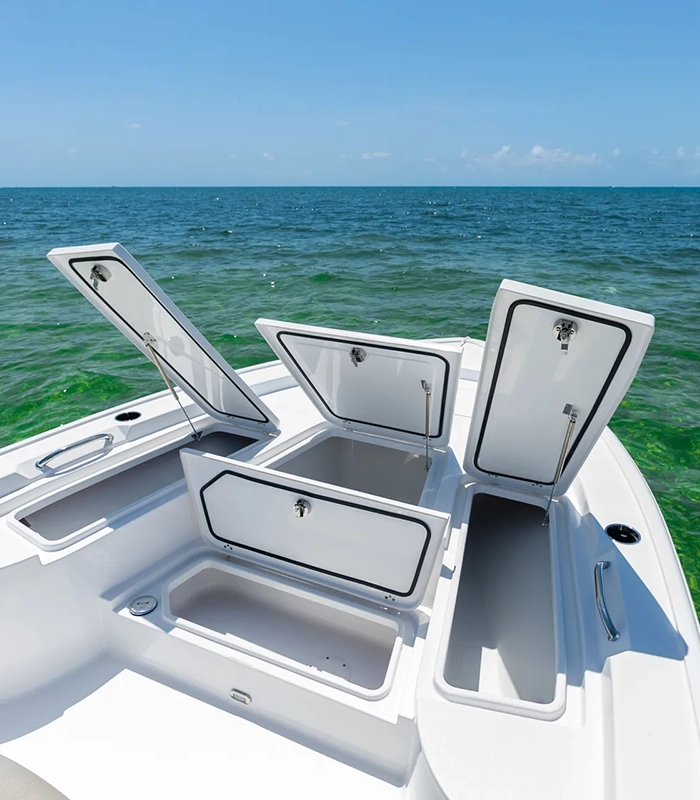 Gas springs on a boat